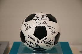 王建民在洋基队连续投出三场完投胜，其沉球位移被媒体称为“会消失的魔球”